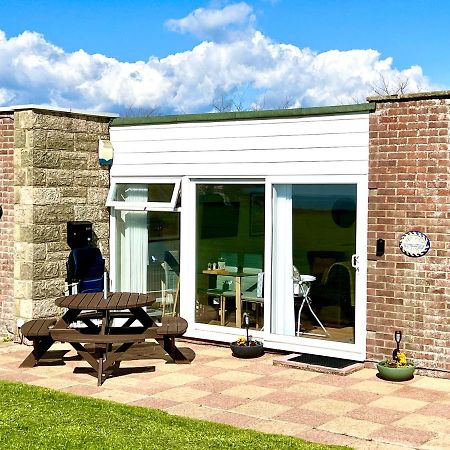Seaview Self-Catering Coastal Bungalow In Rural West Wight Freshwater Dış mekan fotoğraf