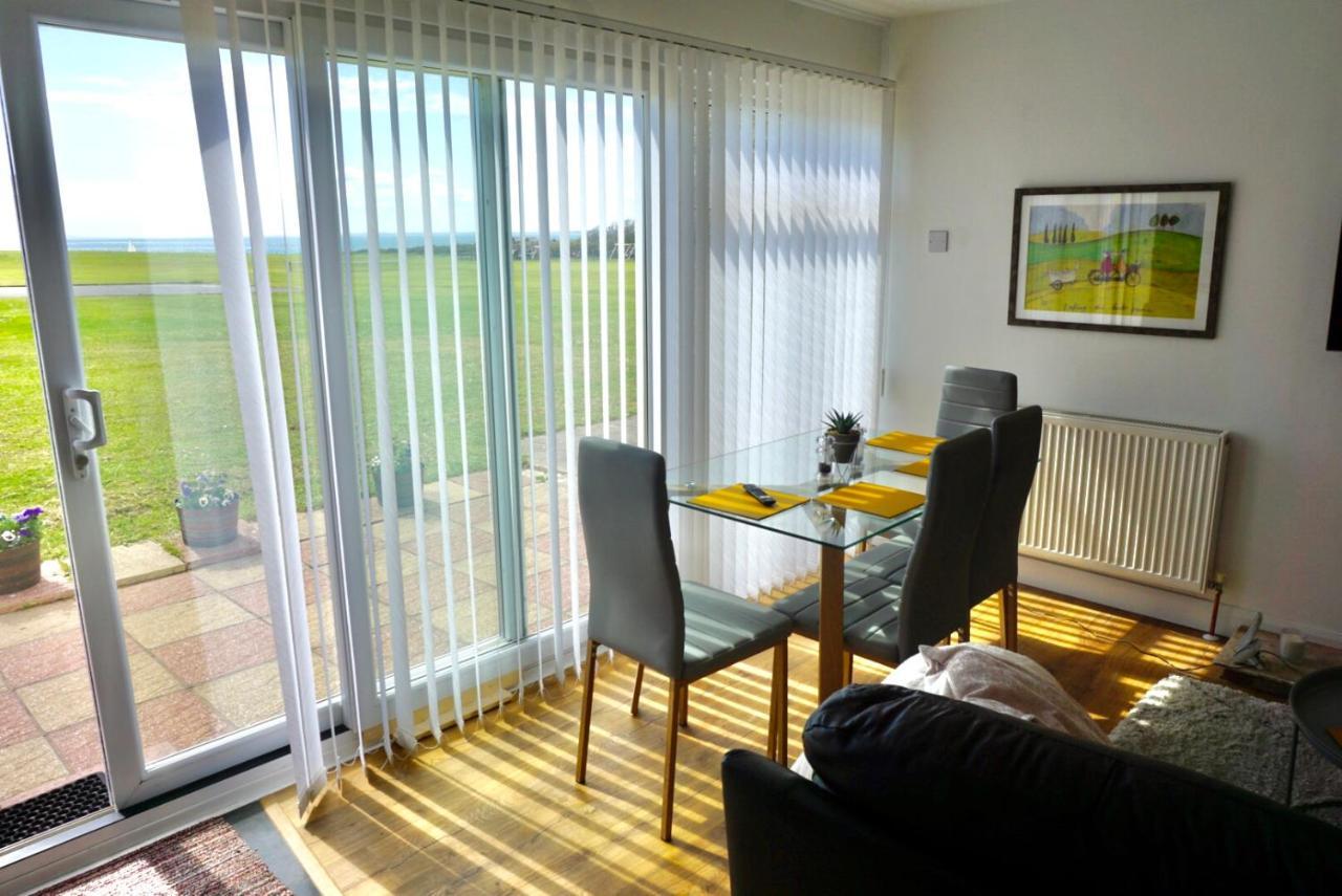 Seaview Self-Catering Coastal Bungalow In Rural West Wight Freshwater Dış mekan fotoğraf