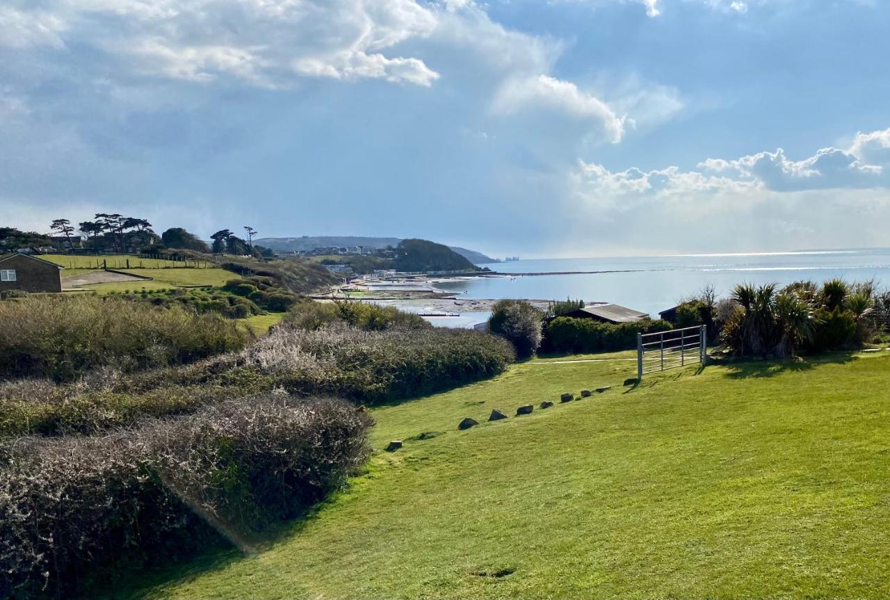 Seaview Self-Catering Coastal Bungalow In Rural West Wight Freshwater Dış mekan fotoğraf